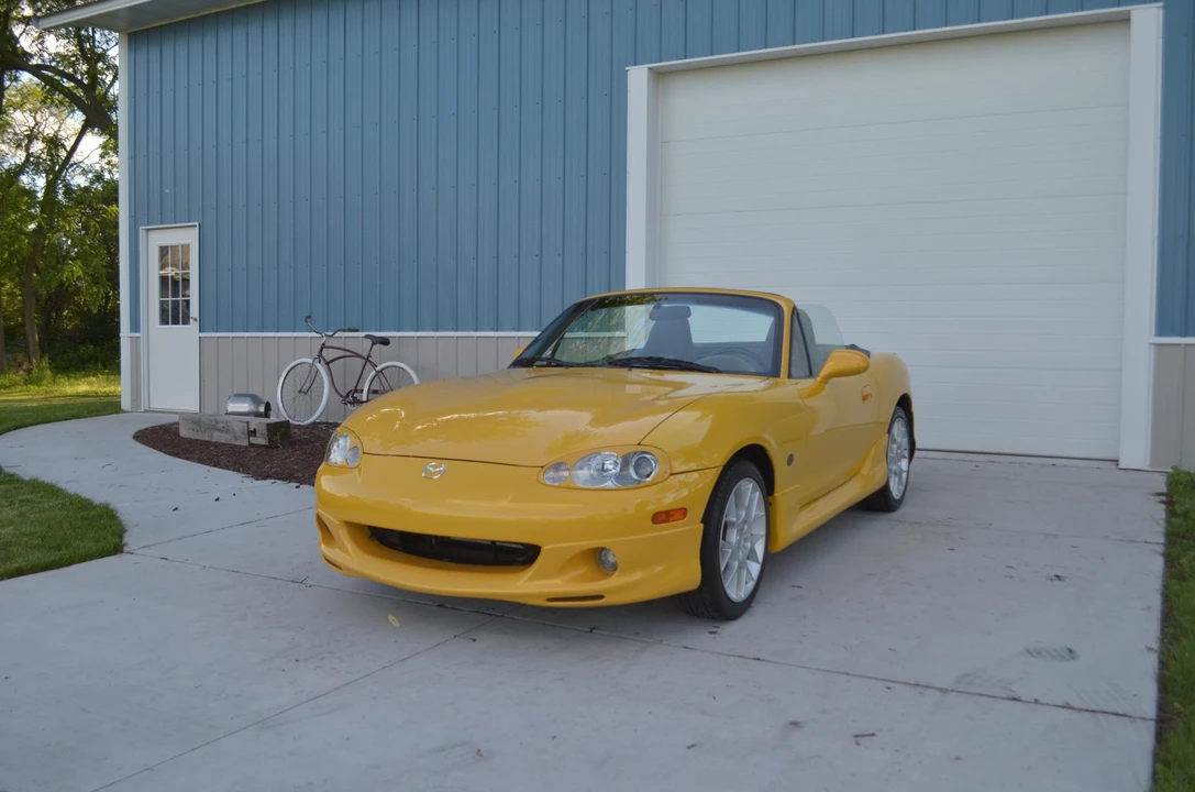 2002 Mazda NB MX-5 Miata - Image 2 of 31