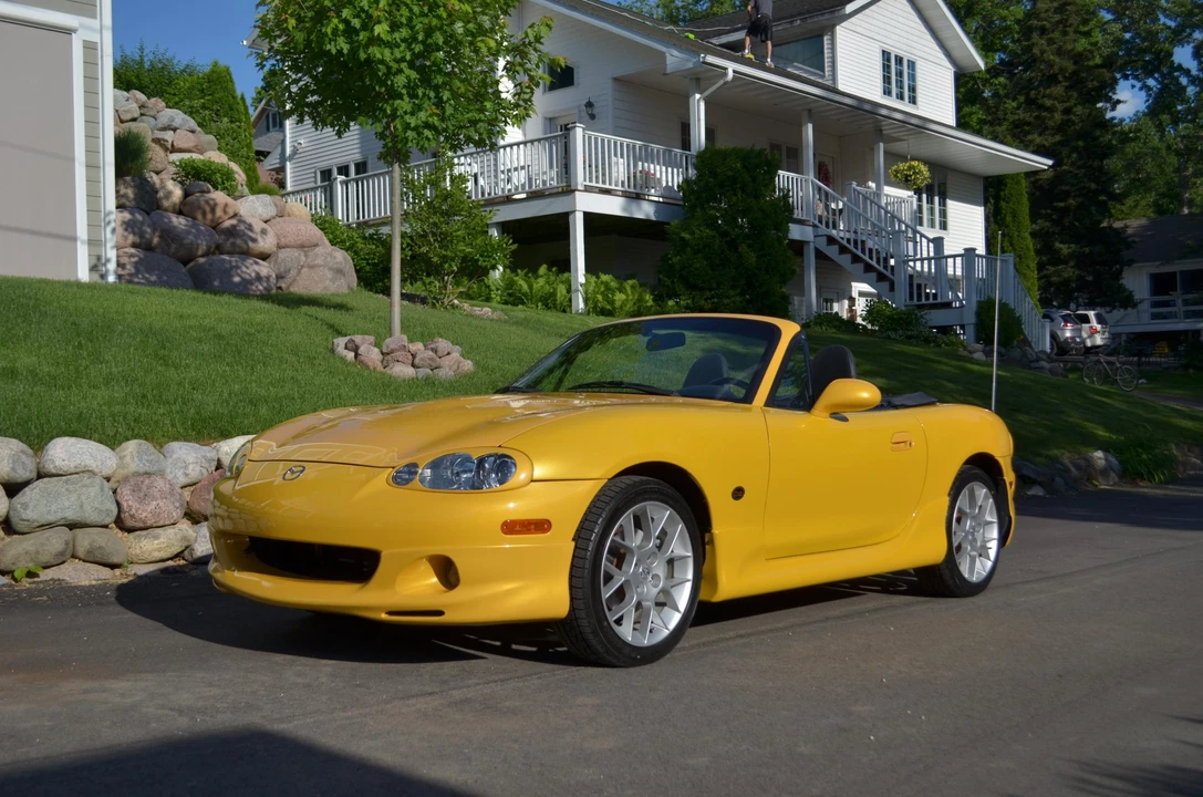 2002 Mazda NB MX-5 Miata - Image 4 of 31