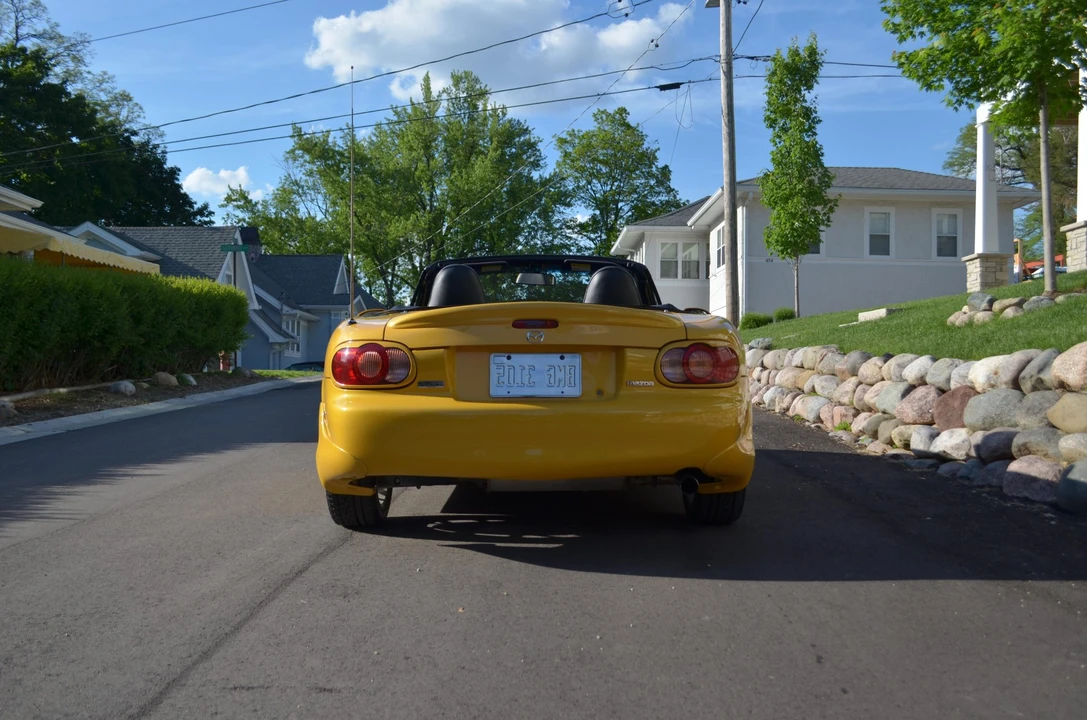 2002 Mazda NB MX-5 Miata - Image 20 of 31