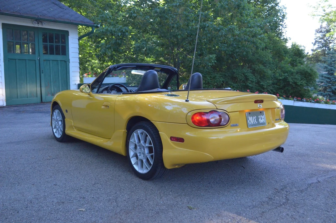 2002 Mazda NB MX-5 Miata - Image 17 of 31