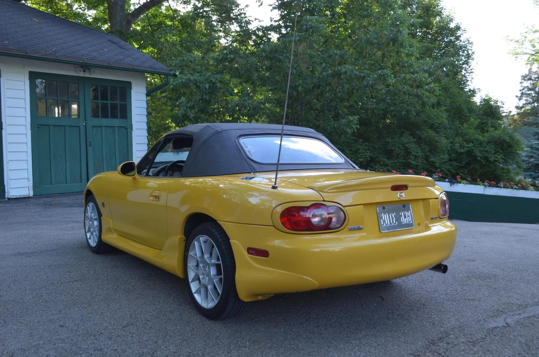 2002 Mazda NB MX-5 Miata - Image 18 of 31