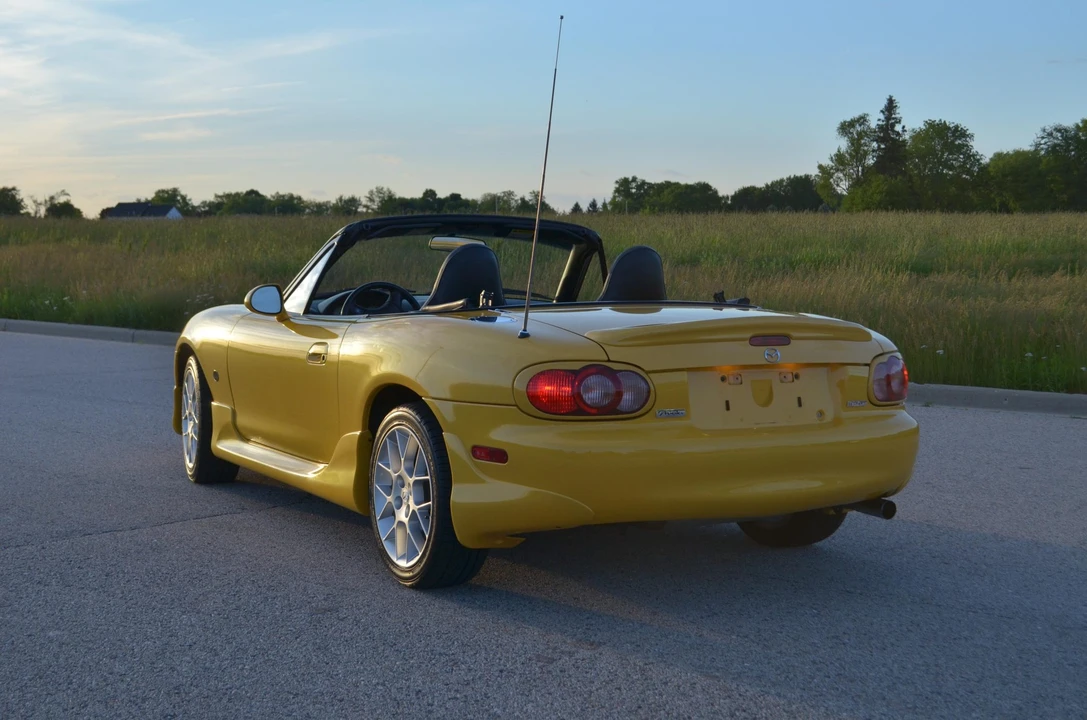2002 Mazda NB MX-5 Miata - Image 19 of 31