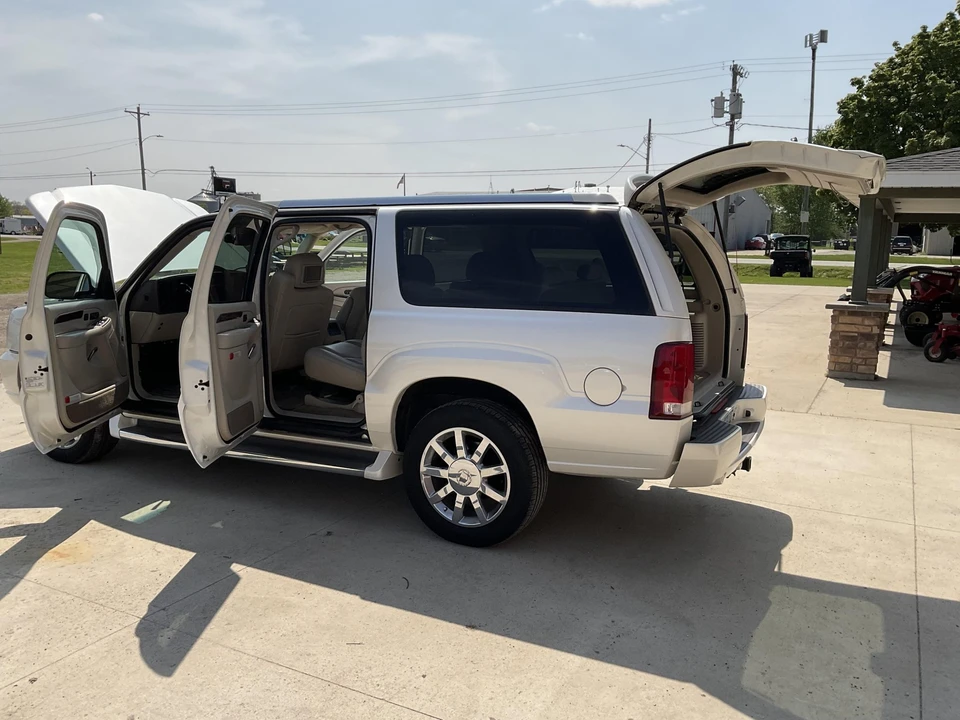 2003 Cadillac Escalade & EXT 2nd Gen - Image 31 of 31