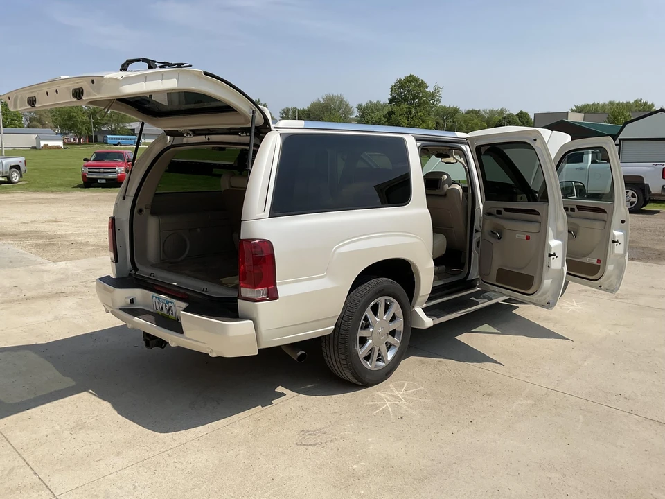 2003 Cadillac Escalade & EXT 2nd Gen - Image 30 of 31