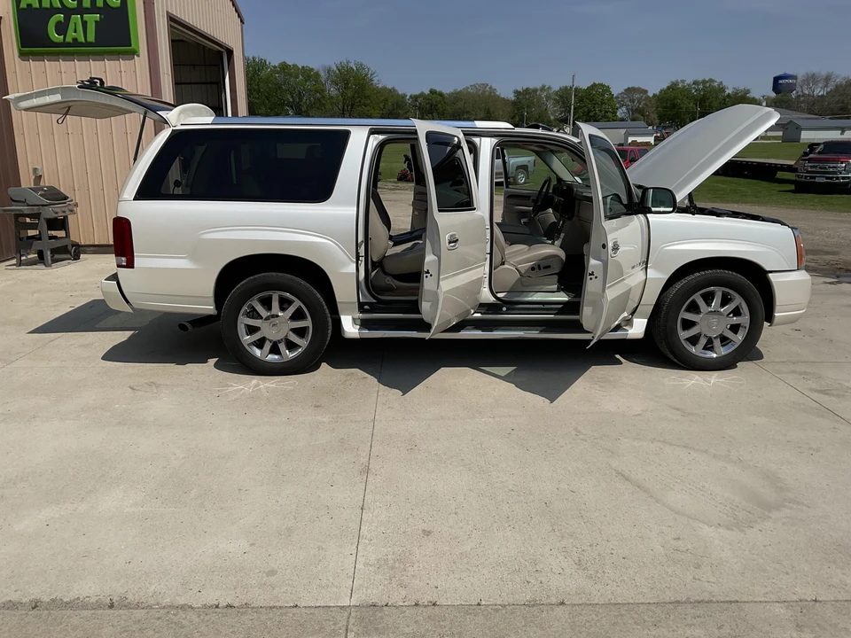 2003 Cadillac Escalade & EXT 2nd Gen - Image 31 of 31