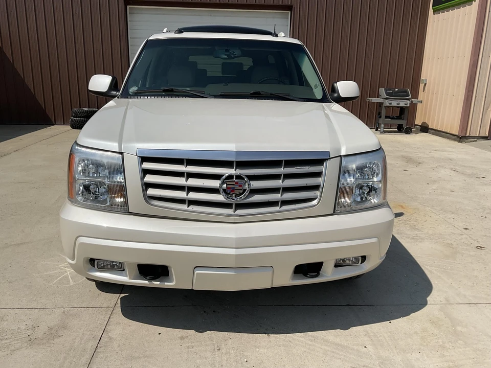 2003 Cadillac Escalade & EXT 2nd Gen - Image 4 of 31
