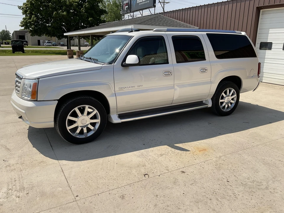 2003 Cadillac Escalade & EXT 2nd Gen - Image 24 of 31