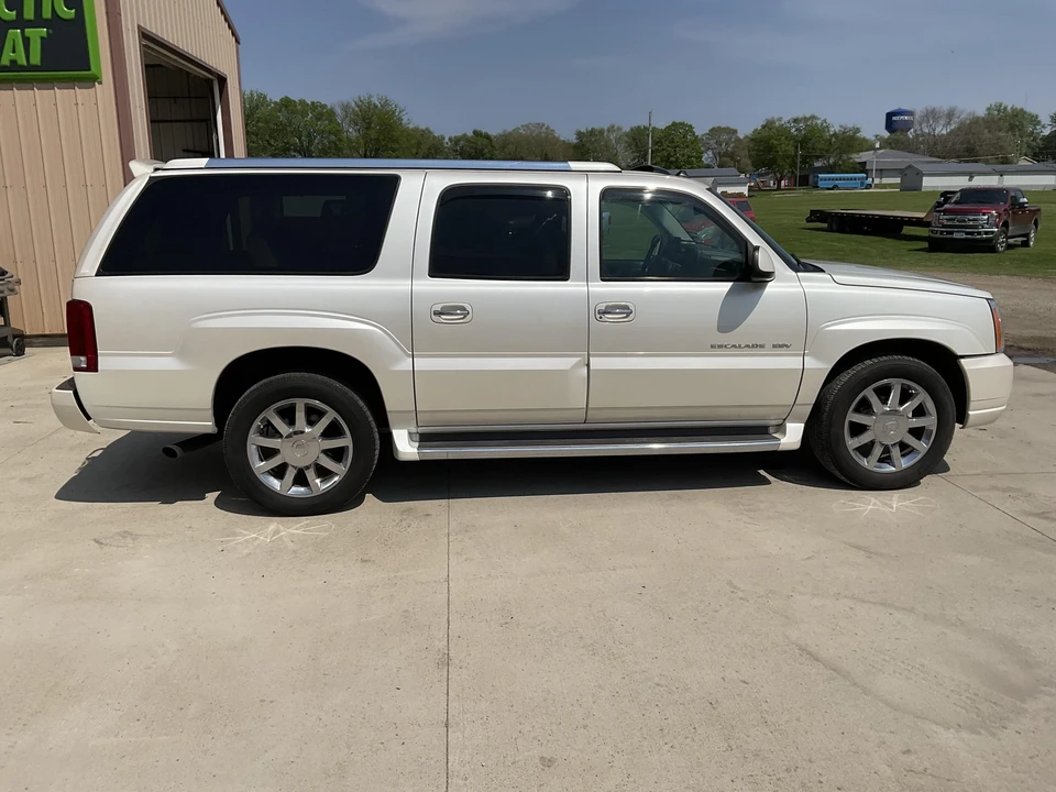 2003 Cadillac Escalade & EXT 2nd Gen - Image 10 of 31