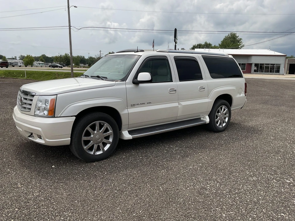2003 Cadillac Escalade & EXT 2nd Gen - Image 2 of 31