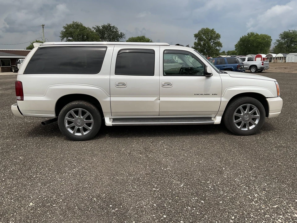 2003 Cadillac Escalade & EXT 2nd Gen - Image 4 of 31