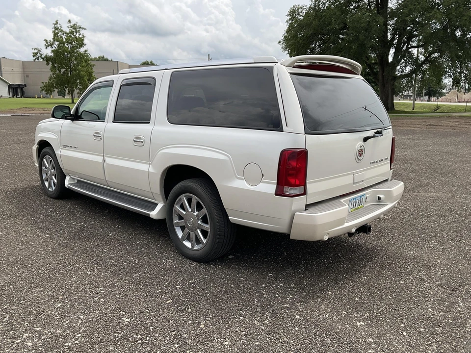 2003 Cadillac Escalade & EXT 2nd Gen - Image 3 of 31