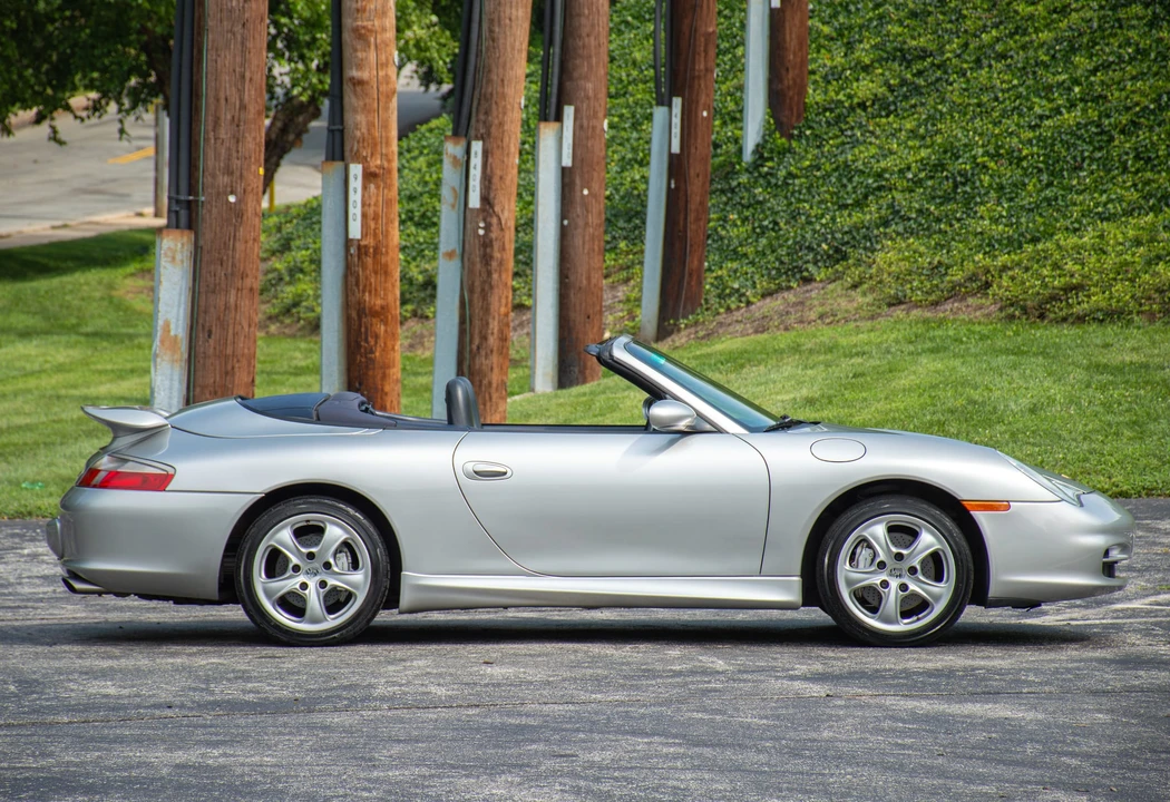 2003 Porsche 996 Carrera 4 - Image 25 of 31