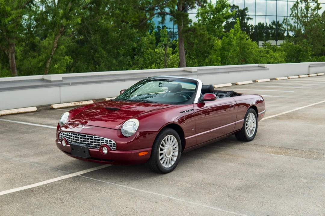 2004 Ford Thunderbird 11th Gen - Image 2 of 31