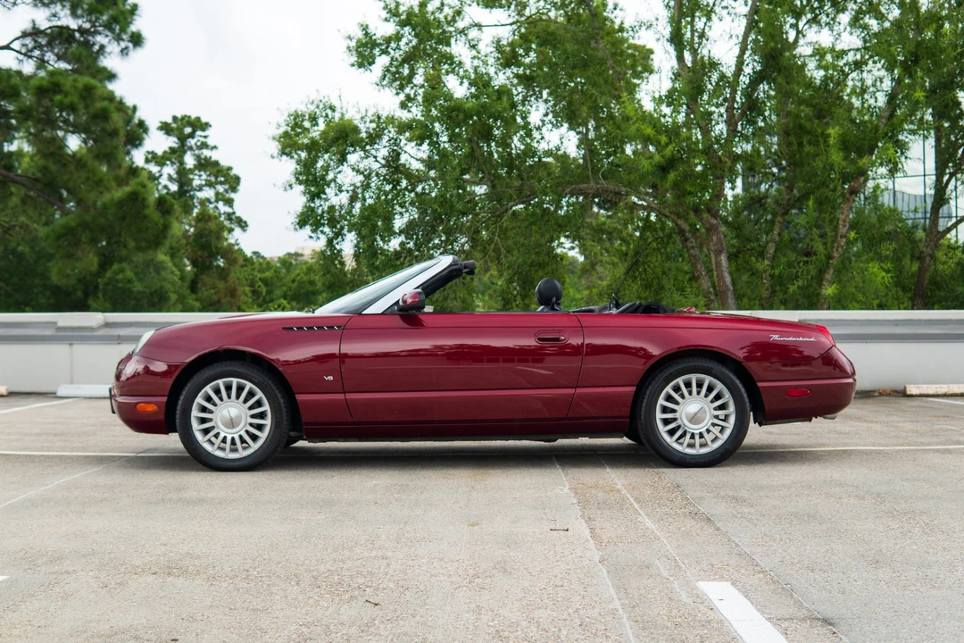 2004 Ford Thunderbird 11th Gen - Image 15 of 31