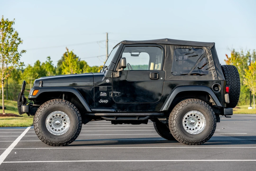 2004 Jeep TJ Wrangler - Image 15 of 31