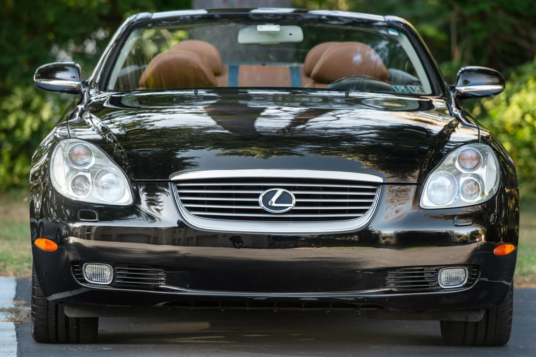 2004 Lexus SC430 - Image 2 of 31
