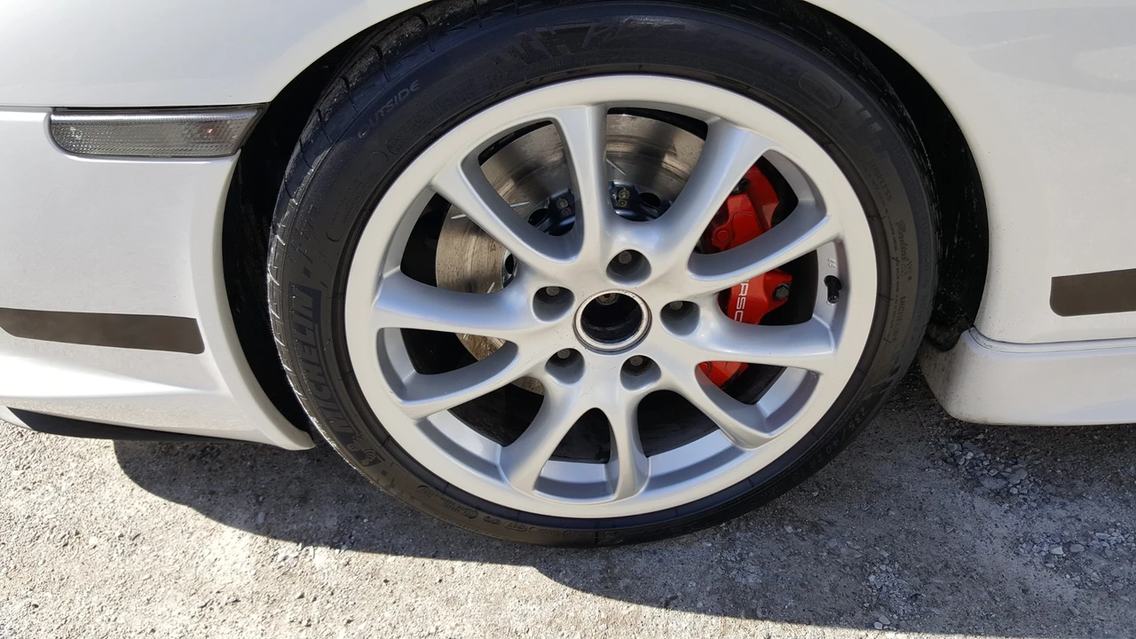 2004 Porsche 996 GT3 - Image 13 of 31