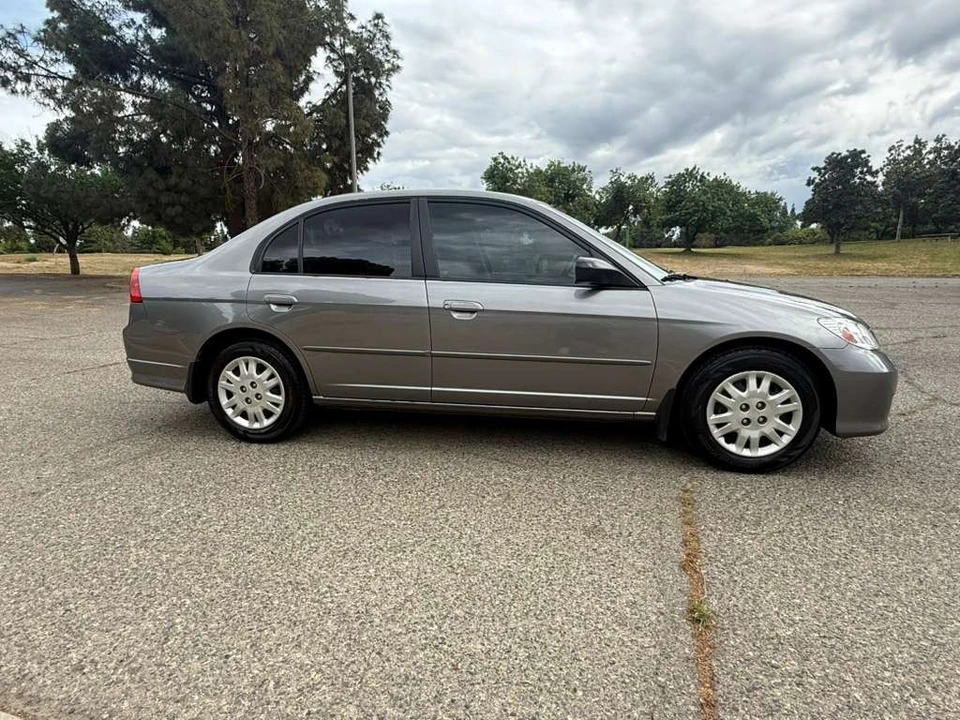 2005 Honda Civic 7th Gen - Image 11 of 31