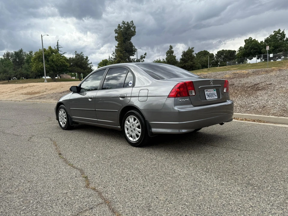 2005 Honda Civic 7th Gen - Image 13 of 31