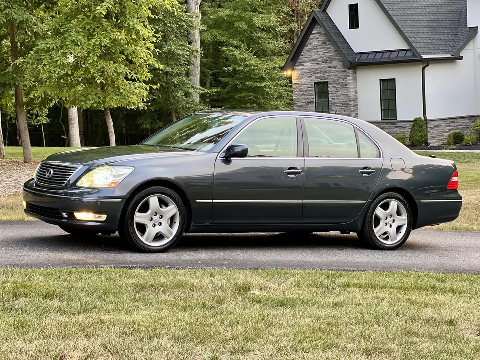 2005 Lexus LS 3rd Gen - Image 29 of 31