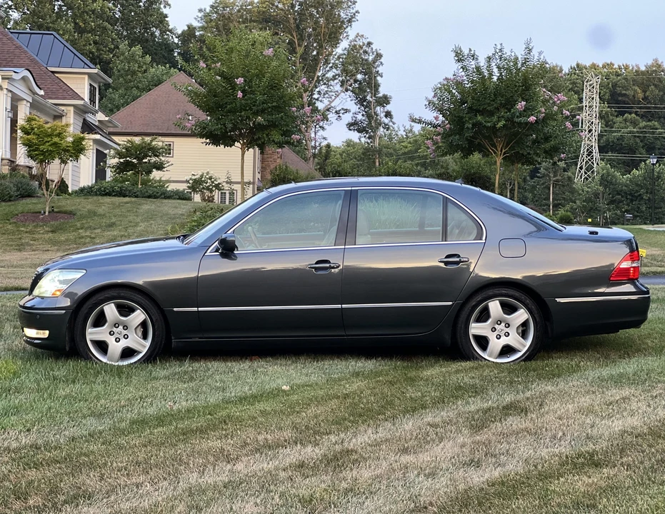 2005 Lexus LS 3rd Gen - Image 28 of 31