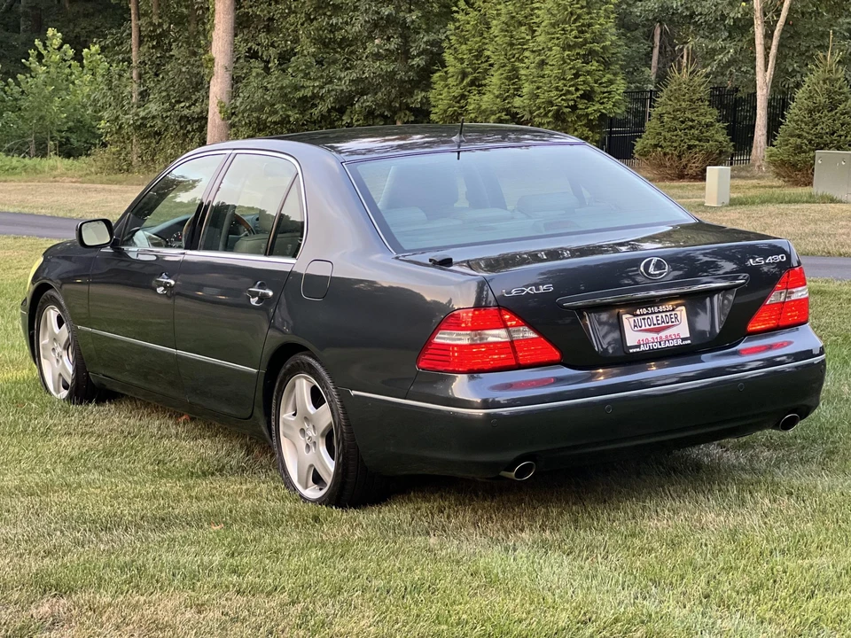 2005 Lexus LS 3rd Gen - Image 26 of 31