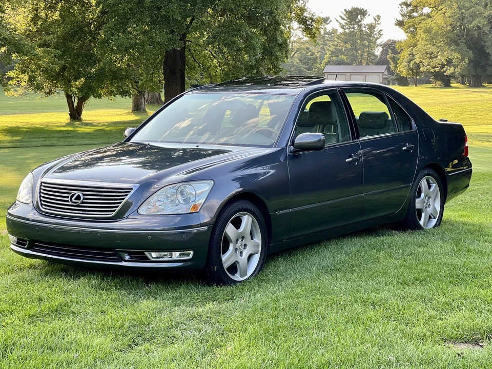 2005 Lexus LS 3rd Gen - Image 4 of 31