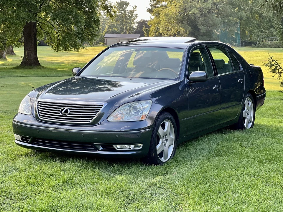 2005 Lexus LS 3rd Gen - Image 5 of 31
