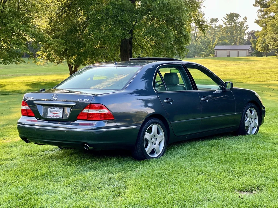 2005 Lexus LS 3rd Gen - Image 12 of 31