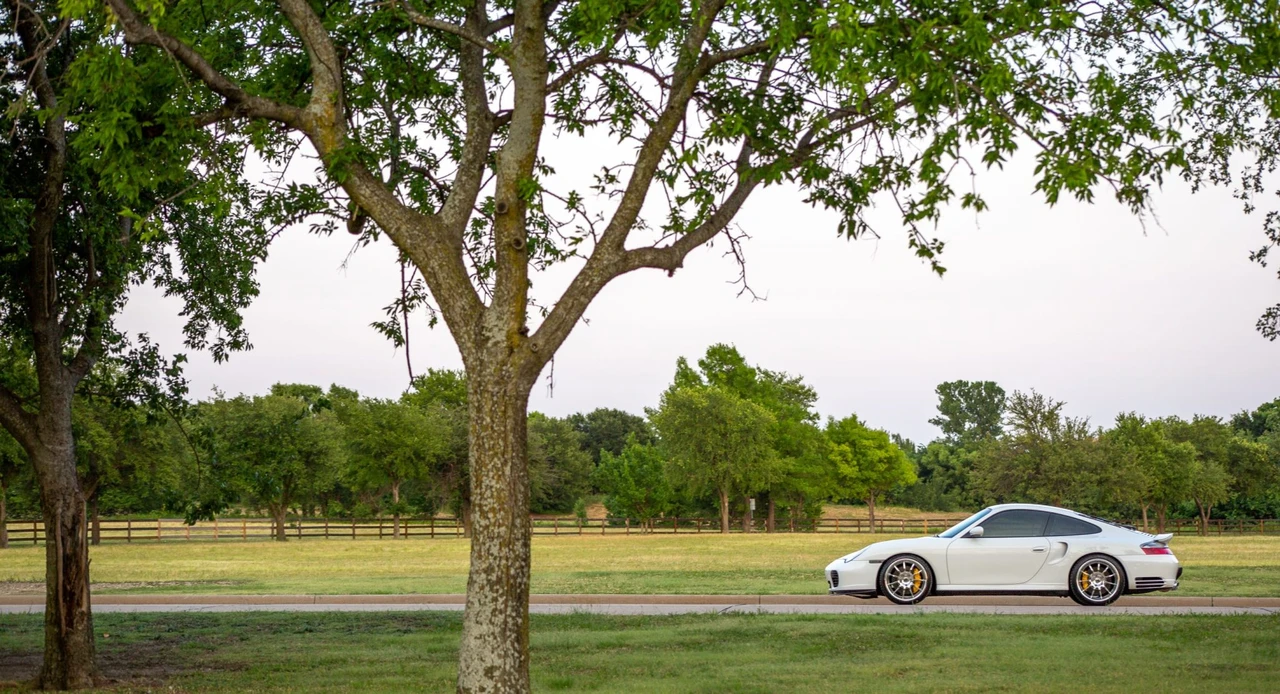 2005 Porsche 996 Turbo - Image 11 of 31