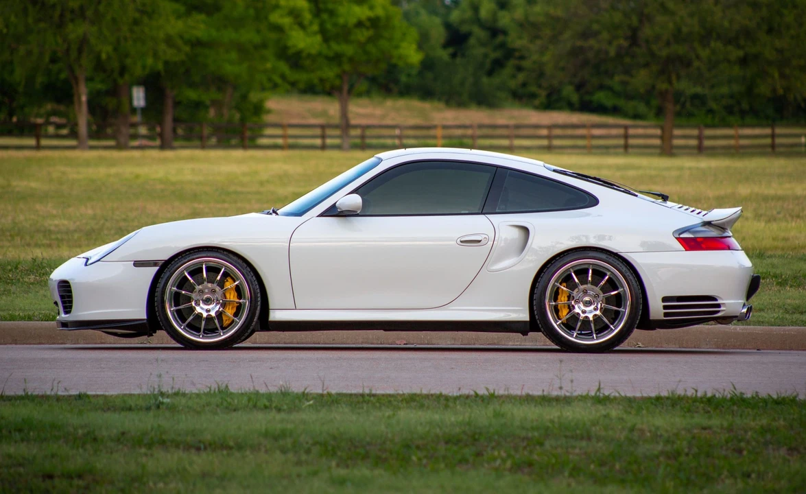2005 Porsche 996 Turbo - Image 12 of 31