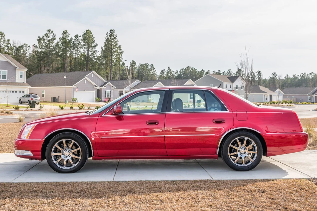 2006 Cadillac DTS - Image 10 of 31