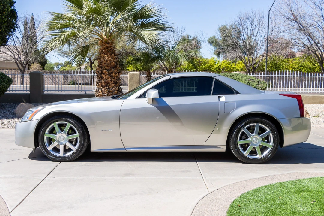 2006 Cadillac XLR - Image 19 of 31