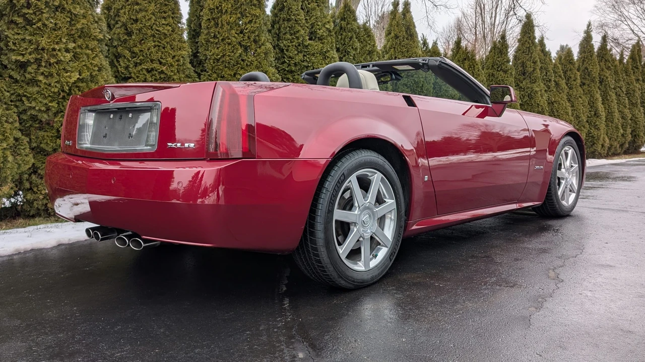 2006 Cadillac XLR - Image 8 of 31