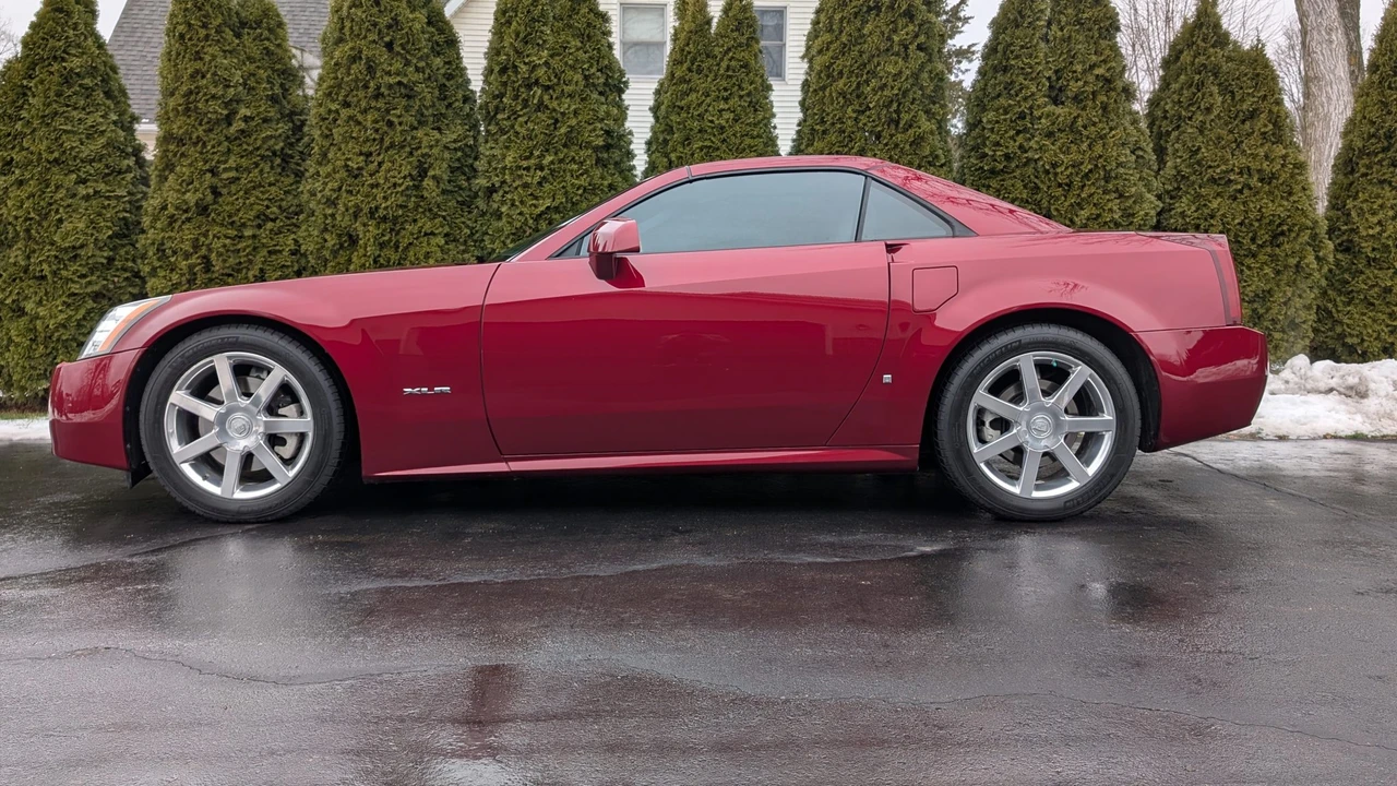 2006 Cadillac XLR - Image 14 of 31