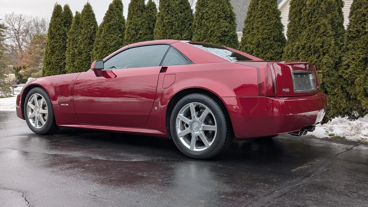 2006 Cadillac XLR - Image 13 of 31