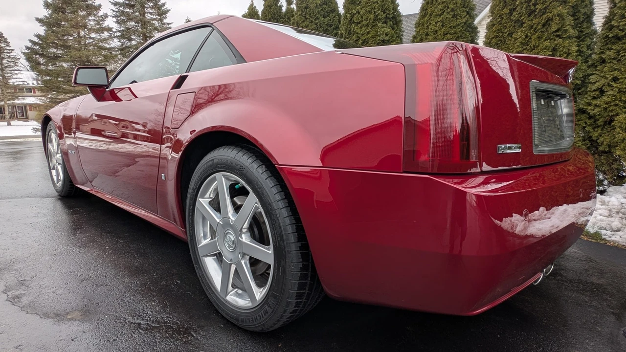 2006 Cadillac XLR - Image 11 of 31