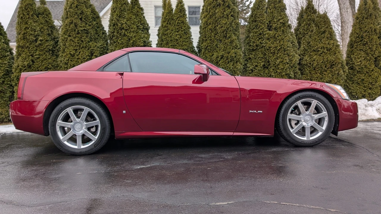 2006 Cadillac XLR - Image 7 of 31