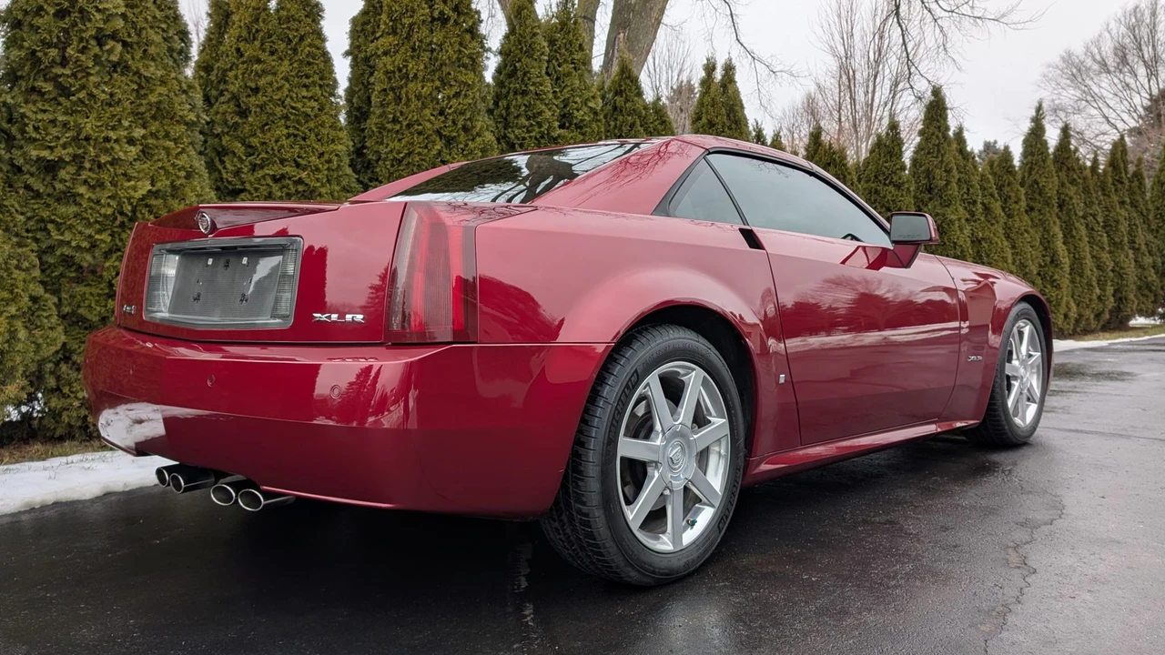 2006 Cadillac XLR - Image 9 of 31