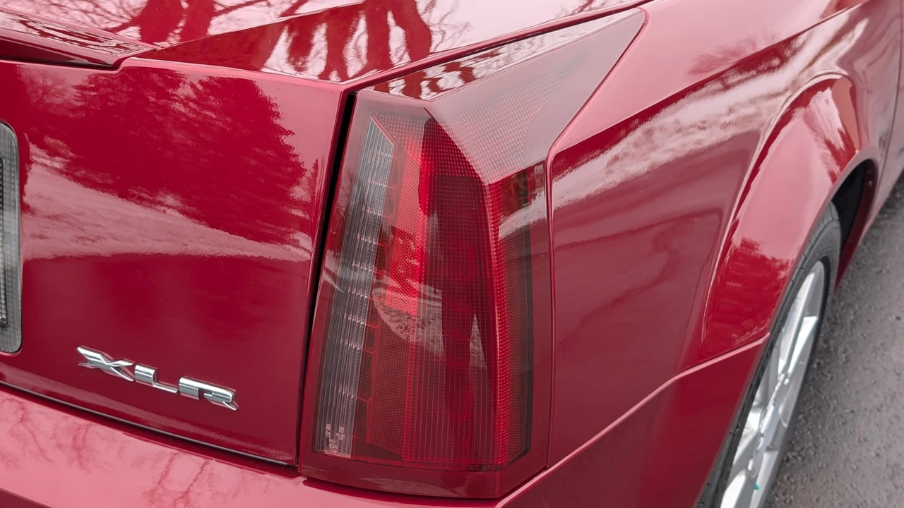 2006 Cadillac XLR - Image 30 of 31