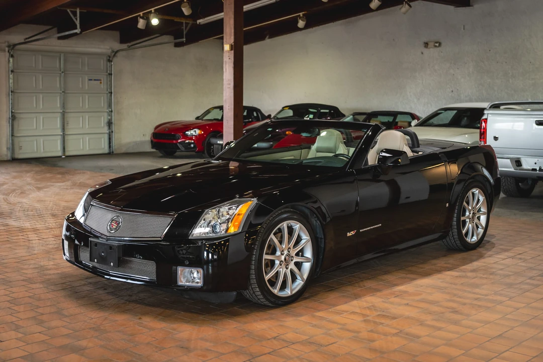 2006 Cadillac XLR-V - Image 7 of 31