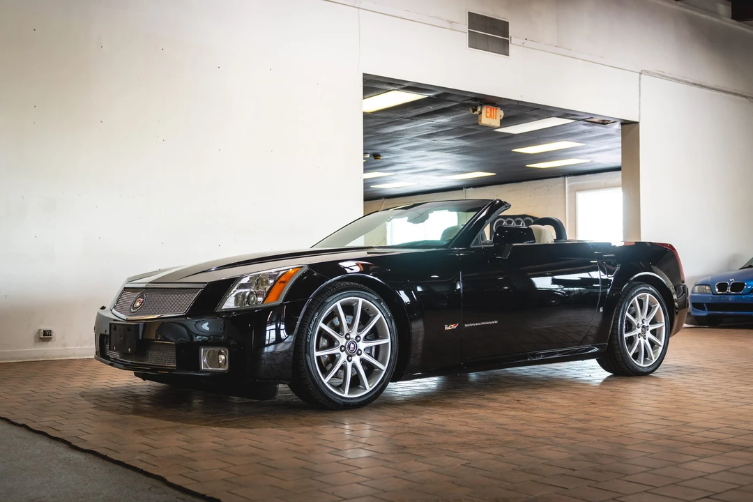 2006 Cadillac XLR-V - Image 9 of 31