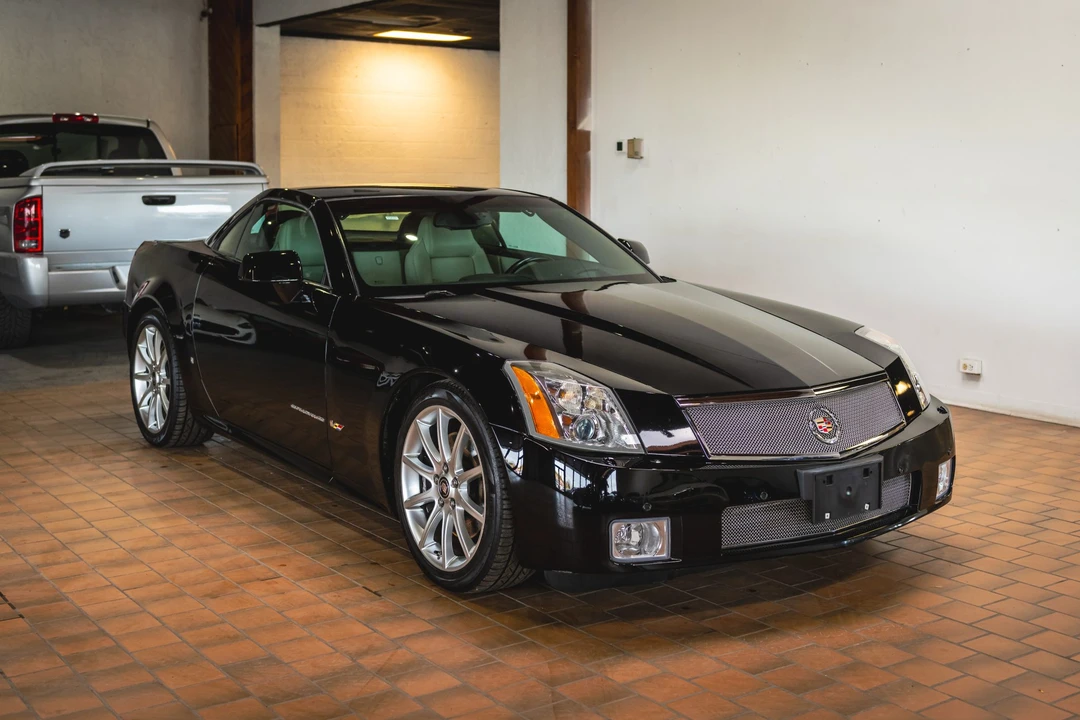 2006 Cadillac XLR-V - Image 22 of 31