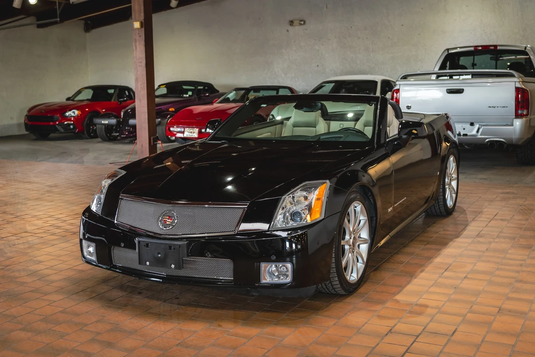 2006 Cadillac XLR-V - Image 5 of 31
