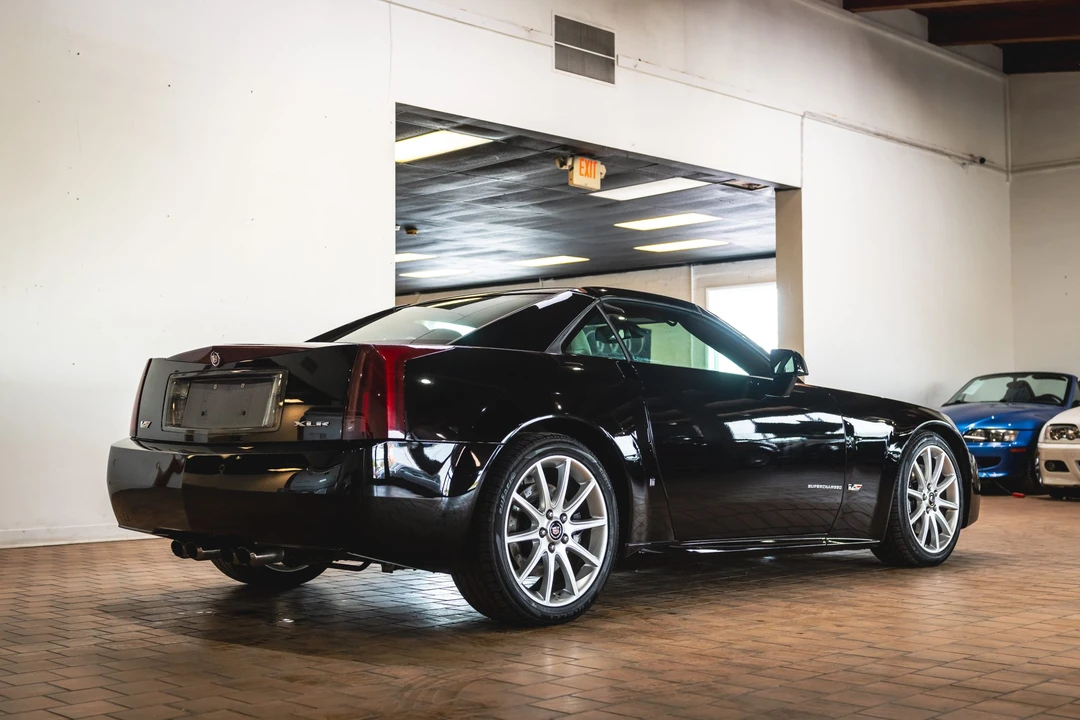 2006 Cadillac XLR-V - Image 29 of 31
