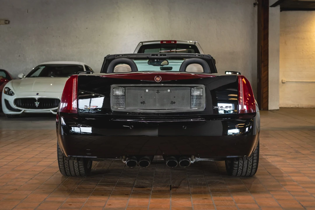 2006 Cadillac XLR-V - Image 15 of 31