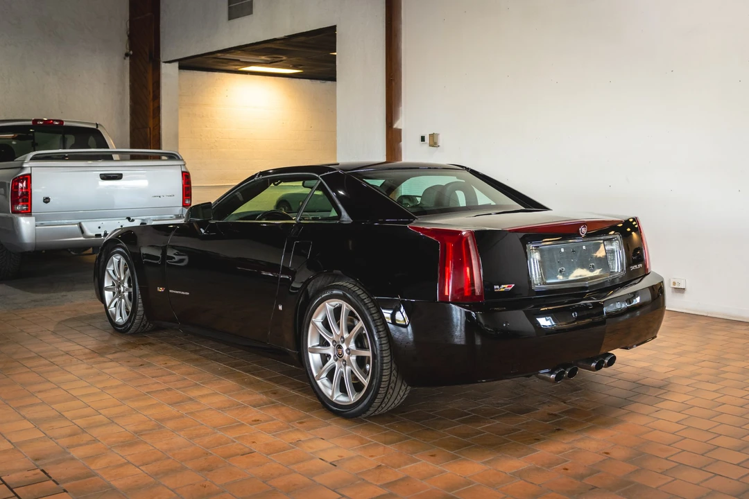 2006 Cadillac XLR-V - Image 27 of 31