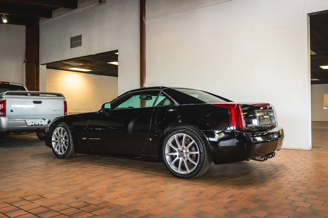 2006 Cadillac XLR-V - Image 26 of 31