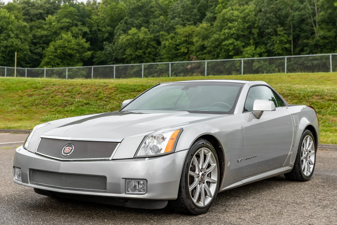 2006 Cadillac XLR-V - Image 10 of 31