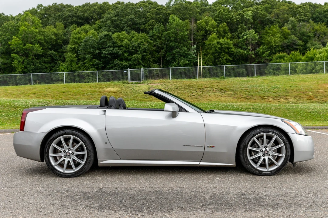 2006 Cadillac XLR-V - Image 5 of 31